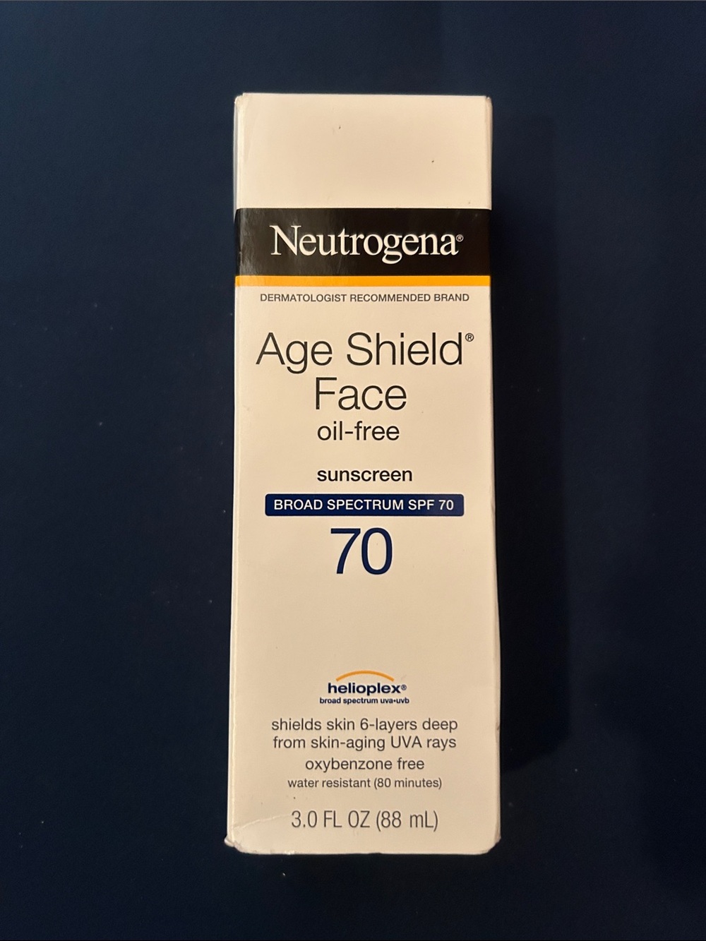 Neutrogena Age Shield Face Oil-Free Sunscreen SPF 70 - White, Black, Blue